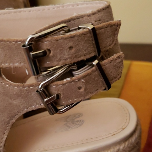 Victorias secreat Shoes - Picture 2 of 4